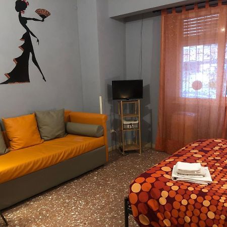 La Donna Garbata Bed & Breakfast Roma Exterior foto