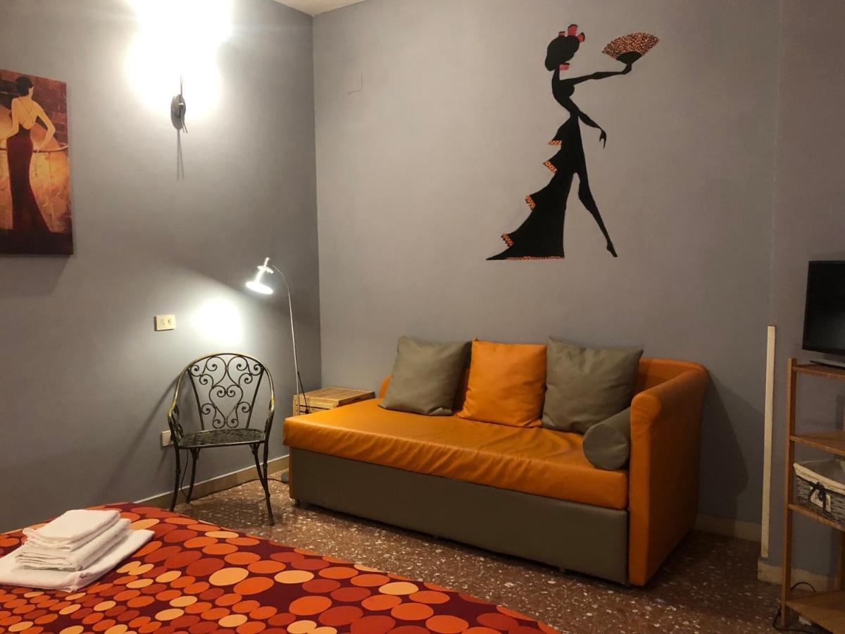 La Donna Garbata Bed & Breakfast Roma Exterior foto